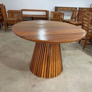 Mesa de Jantar Cone Ripado