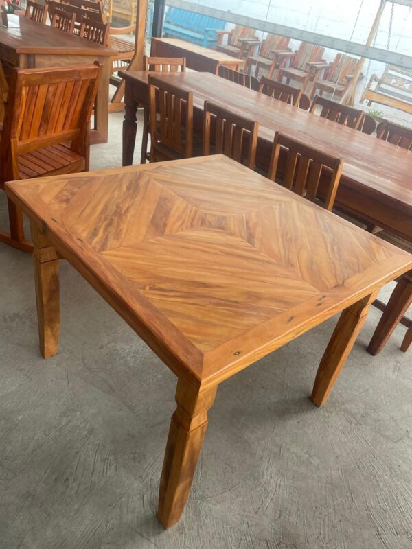 Mesa Quadrada 4 Lugares